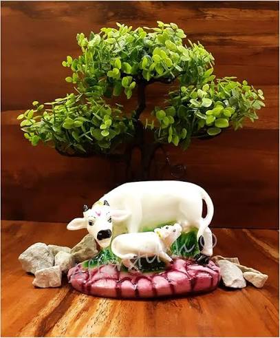 Polyresin cow and calf statue, 5 inch