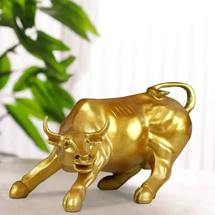Golden Charging Bull Showpiece – Symbol of Wealth, Growth & Prosperity
